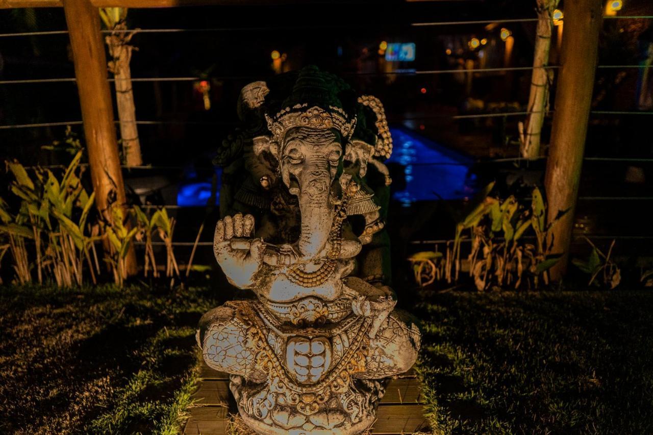 Hotel ॐ Rosa Astral ॐ Praia do Rosa Exterior foto